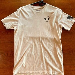 Under Armour T-shirt in size men’s small